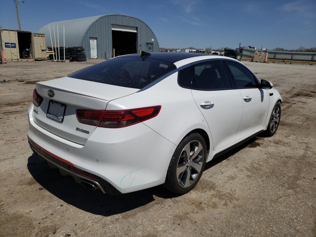 Photo 4 from auction – 2016 KIA OPTIMA SX with VIN 5XXGW4L28GG016294