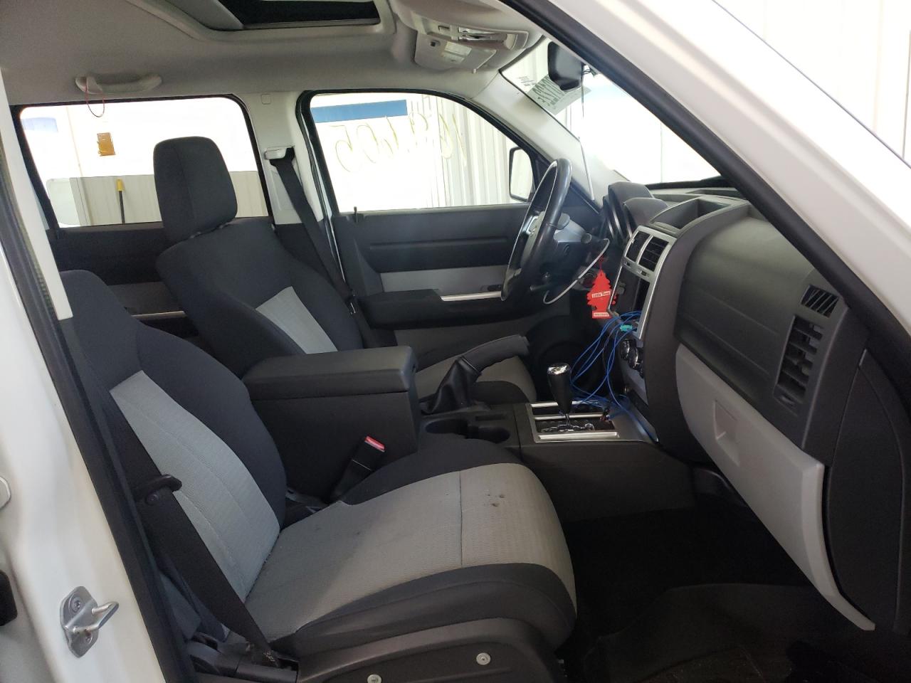 Photo 5 from auction – 2007 DODGE NITRO with VIN 1D8GU58K37W637897
