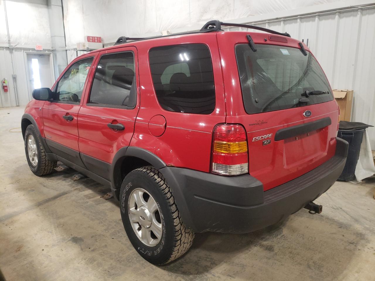 Photo 3 from auction – 2002 FORD ESCAPE XLT with VIN 1FMYU04192KB76011