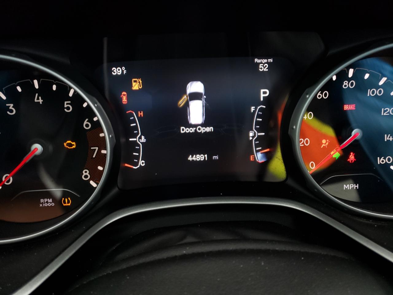 Photo 8 from auction – 2018 JEEP COMPASS LA with VIN 3C4NJDBB5JT112385