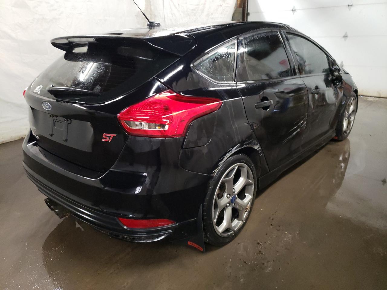 Photo 4 from auction – 2017 FORD FOCUS ST with VIN 1FADP3L96HL253140