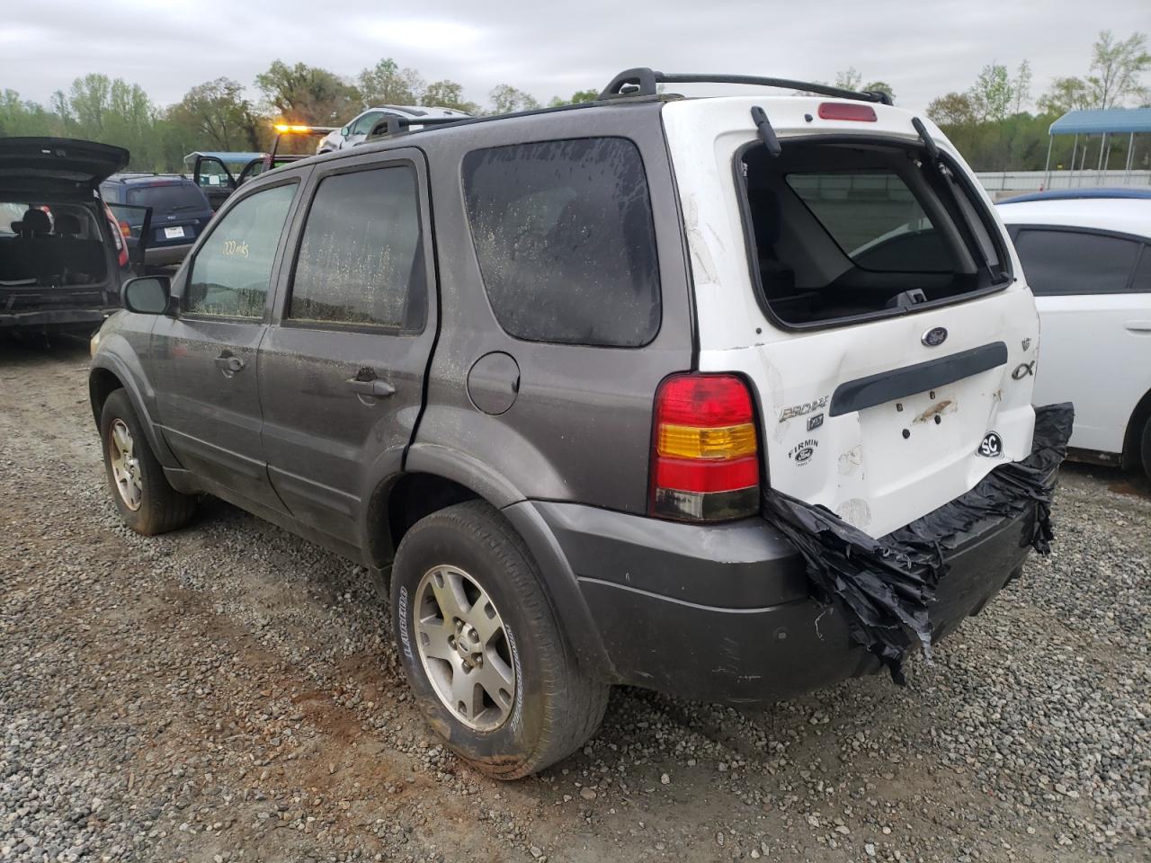 Photo 3 from auction – 2005 FORD ESCAPE LIM with VIN 1FMCU04145KA69155