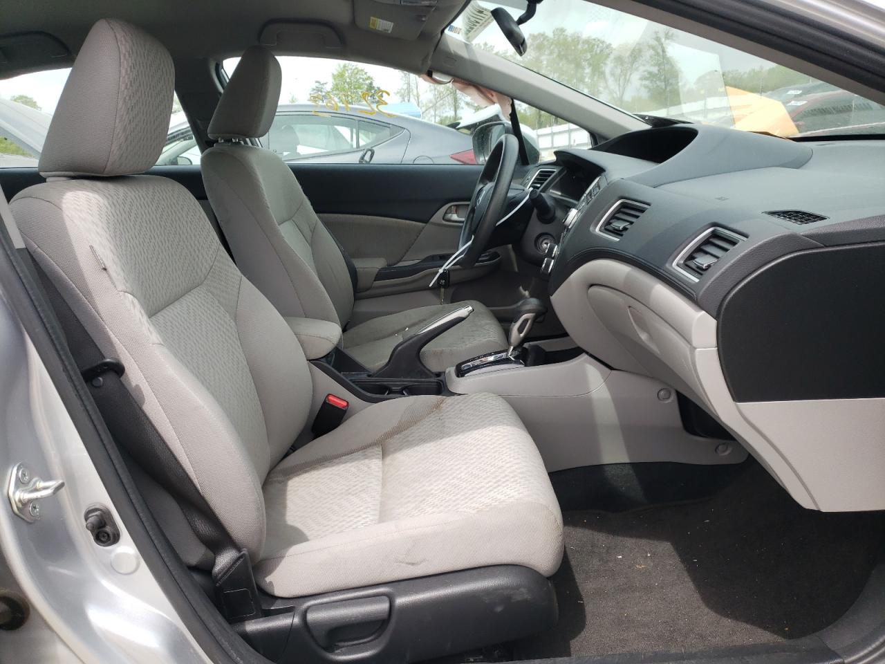 Photo 5 from auction – 2015 HONDA CIVIC LX with VIN 19XFB2F57FE036626