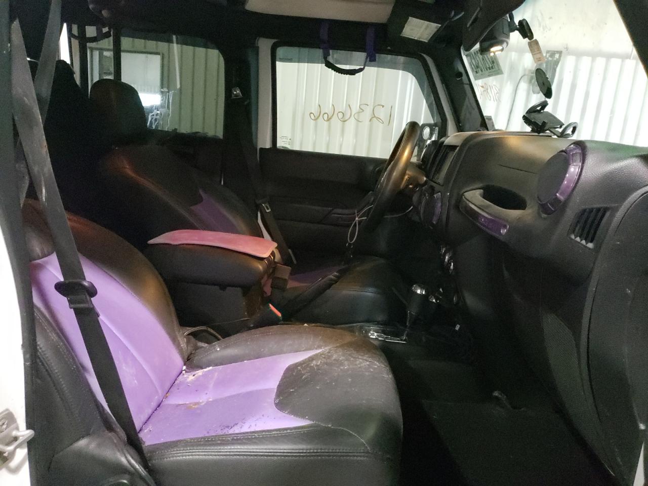 Photo 5 from auction – 2014 JEEP WRANGLER U with VIN 1C4BJWDG0EL311854