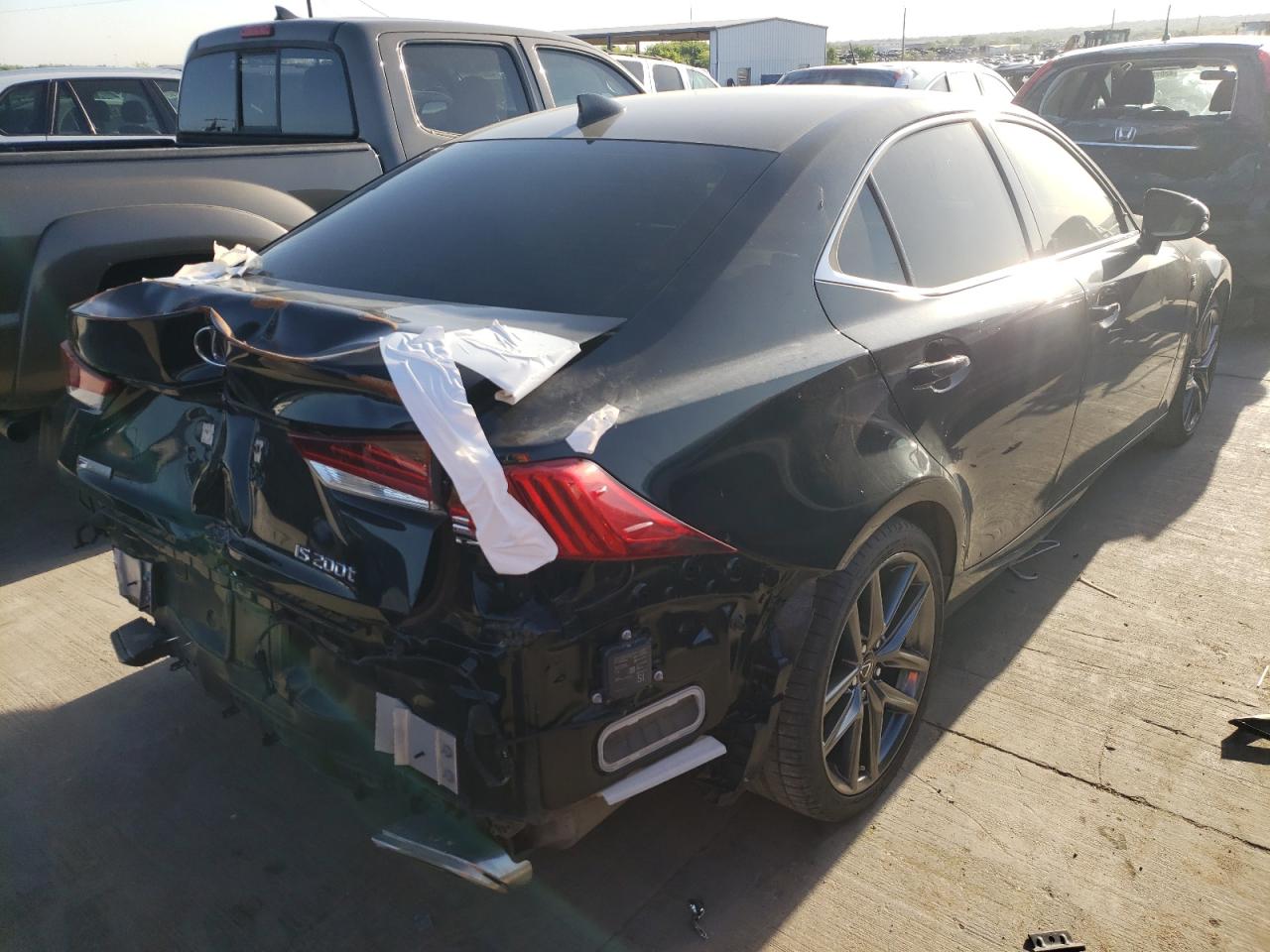Photo 4 from auction – 2017 LEXUS IS 200T with VIN JTHBA1D28H5054862