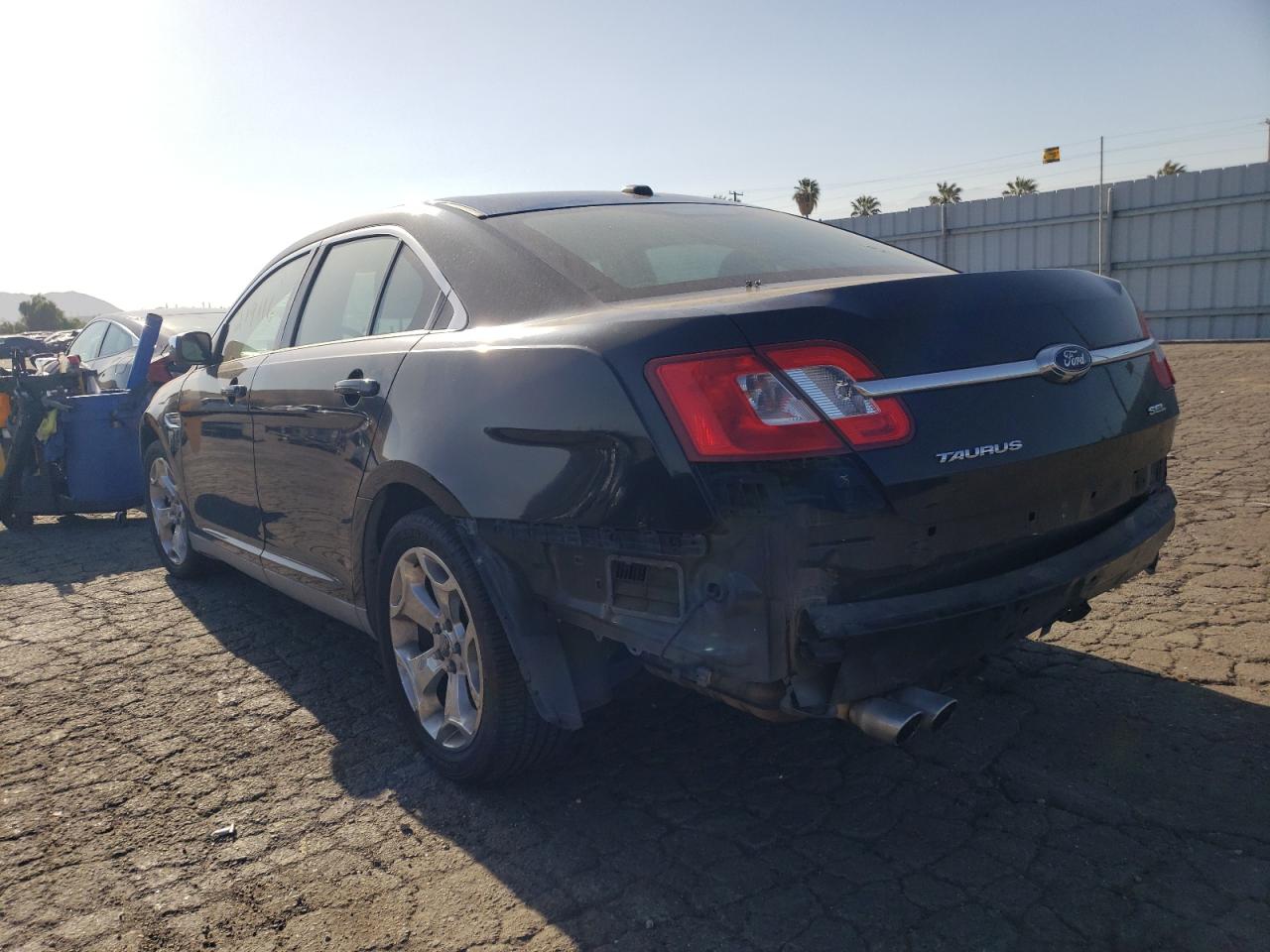 Photo 3 from auction – 2011 FORD TAURUS SEL with VIN 1FAHP2EW3BG177715