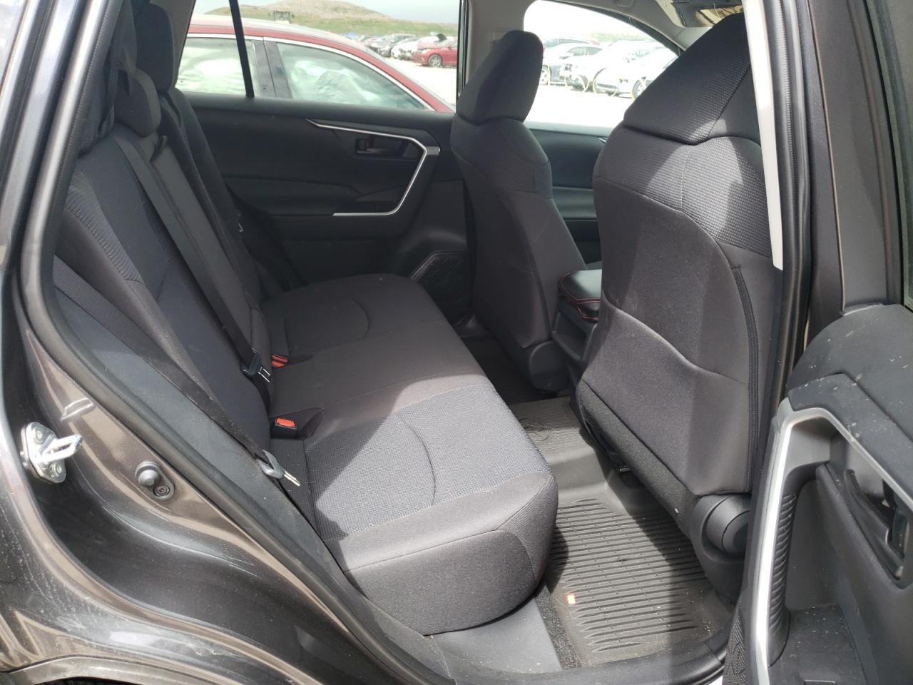 Photo 6 from auction – 2021 TOYOTA RAV4 LE with VIN 2T3F1RFV4MC239052