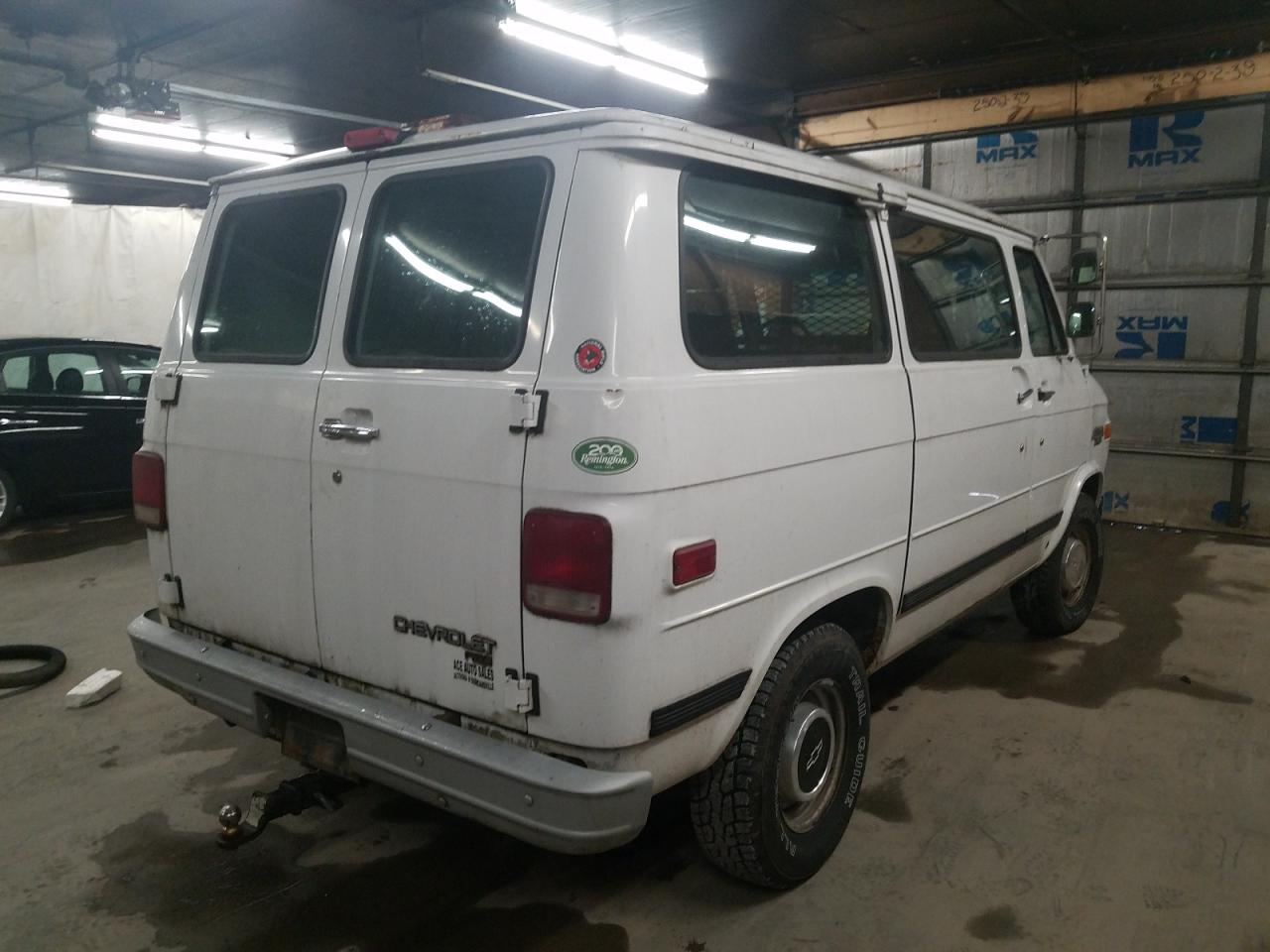 Photo 4 from auction – 1994 CHEVROLET G20 with VIN 1GCEG25Z5RF176038