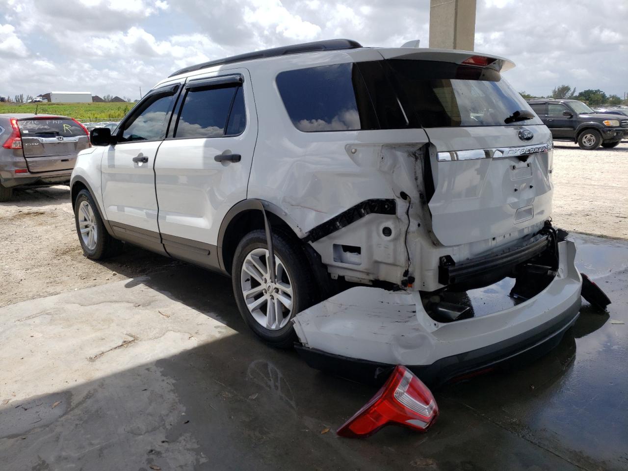 Photo 3 from auction – 2016 FORD EXPLORER with VIN 1FM5K7BH1GGB91985