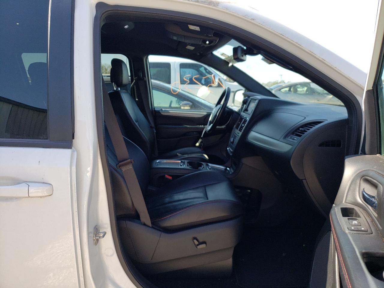 Photo 5 from auction – 2019 DODGE GRAND CARA with VIN 2C4RDGEG2KR769019