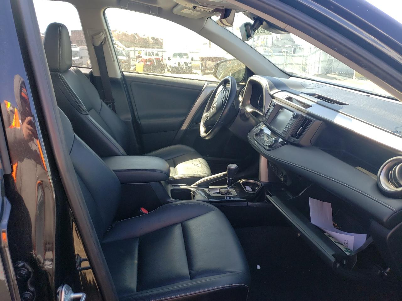 Photo 5 from auction – 2016 TOYOTA RAV4 HV LI with VIN JTMDJREV2GD022091