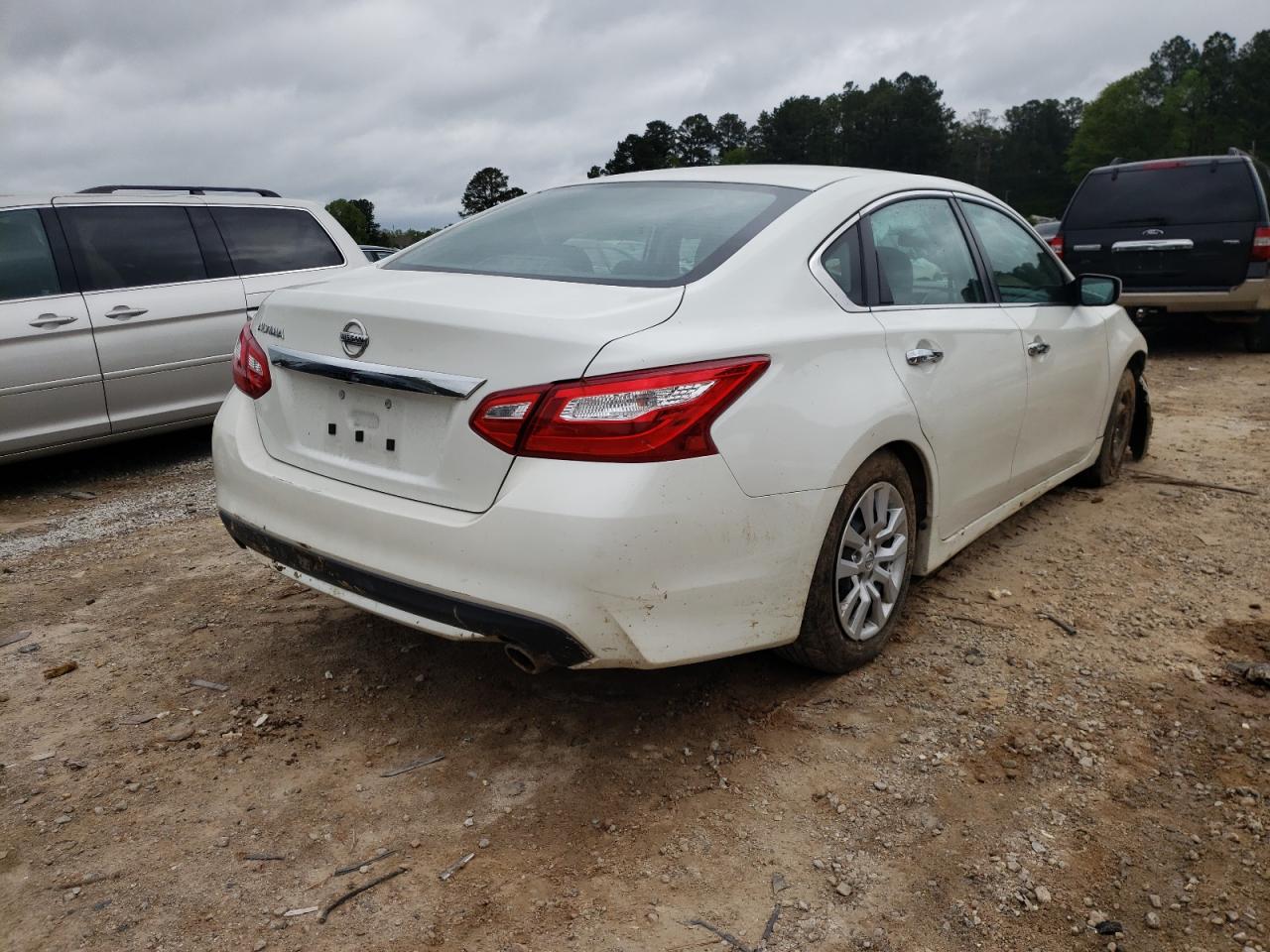 Photo 4 from auction – 2016 NISSAN ALTIMA 2.5 with VIN 1N4AL3AP2GN312834