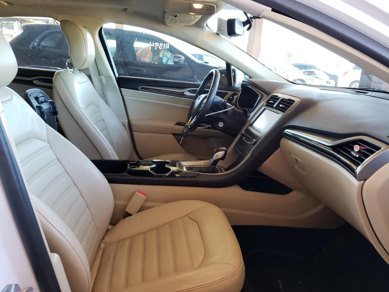 Photo 5 from auction – 2014 FORD FUSION SE with VIN 3FA6P0LU4ER181945