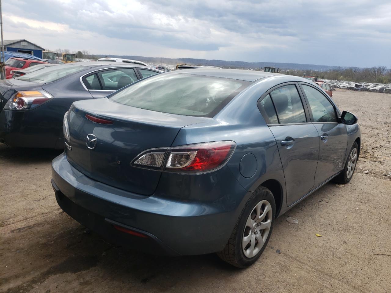 Photo 4 from auction – 2011 MAZDA 3 I with VIN JM1BL1UG1B1432168