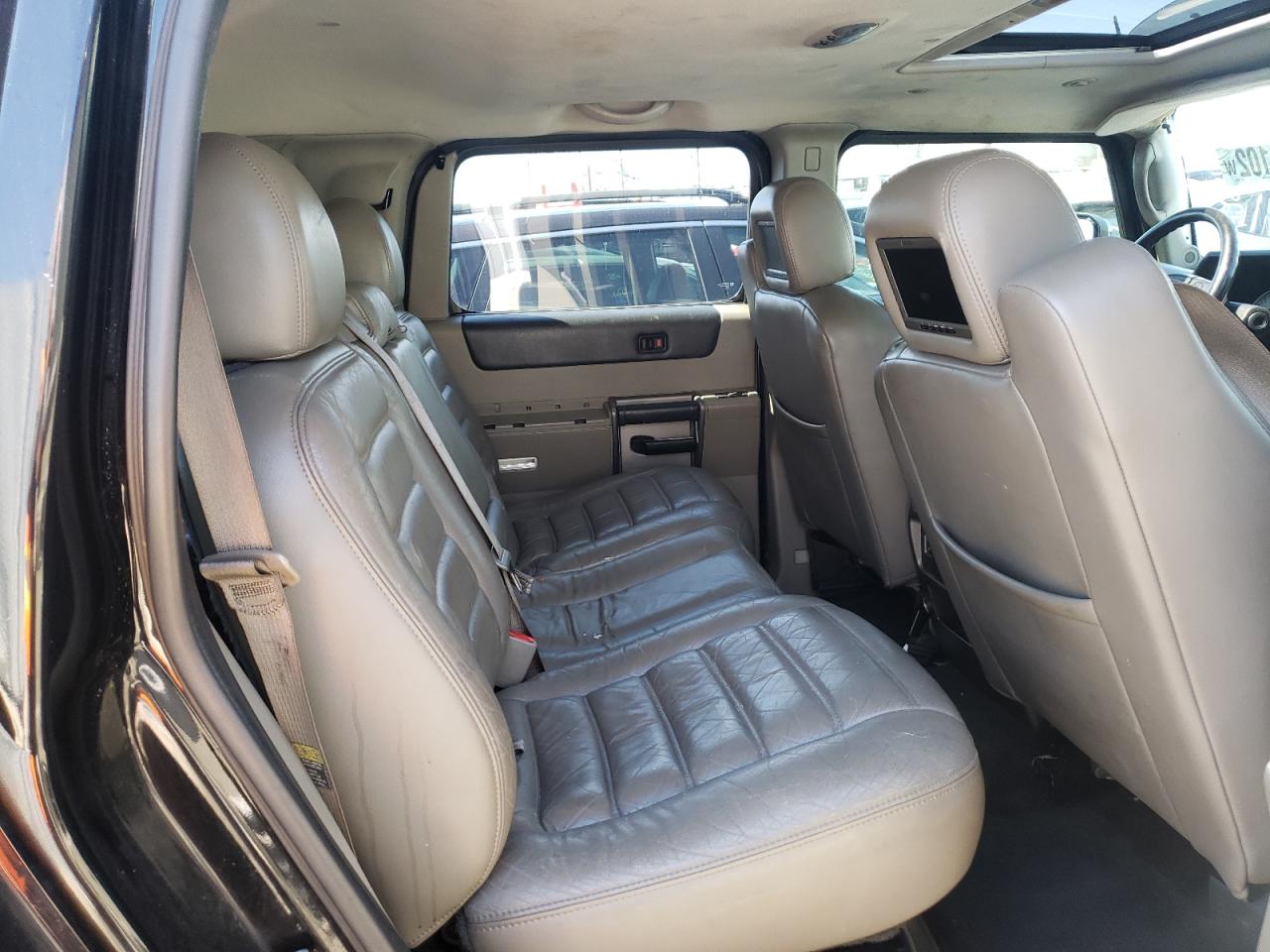 Photo 6 from auction – 2004 HUMMER H2 with VIN 5GRGN23U14H120857