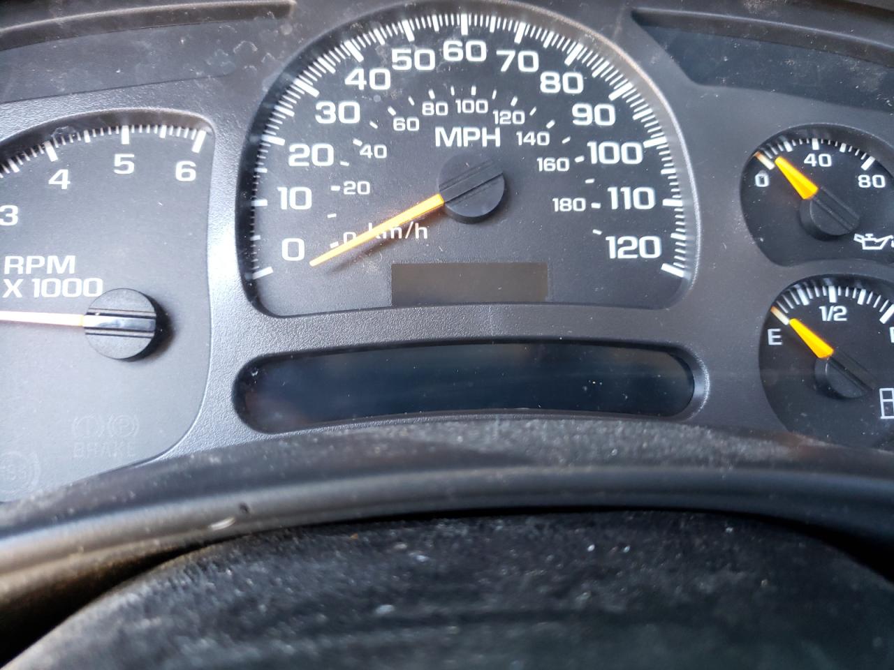 Photo 8 from auction – 2004 CHEVROLET SILVERADO with VIN 2GCEK19V141231410