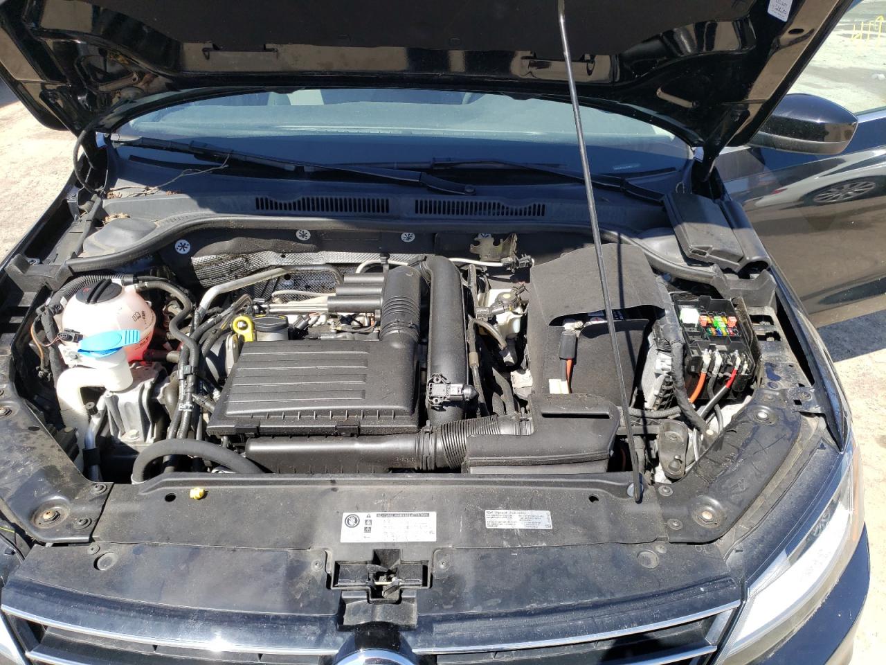 Photo 7 from auction – 2017 VOLKSWAGEN JETTA S with VIN 3VW2B7AJXHM277103
