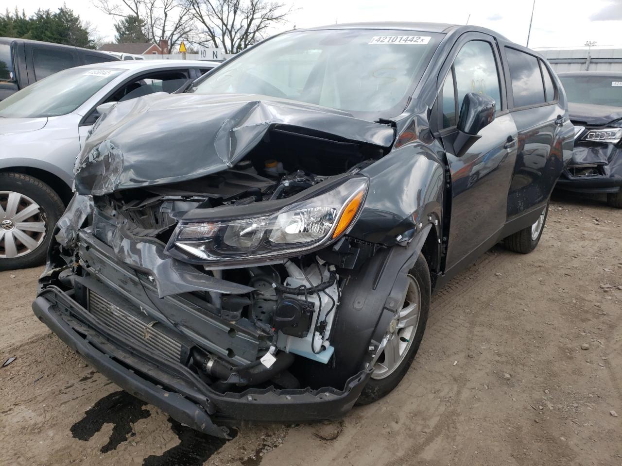 Photo 2 from auction – 2020 CHEVROLET TRAX LS with VIN 3GNCJKSB3LL174437
