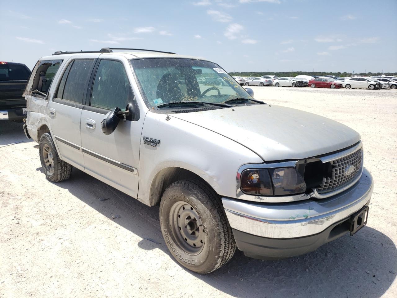 FORD EXPEDITION 1999 with VIN 1FMRU1767XLA57635 - Photo from auction