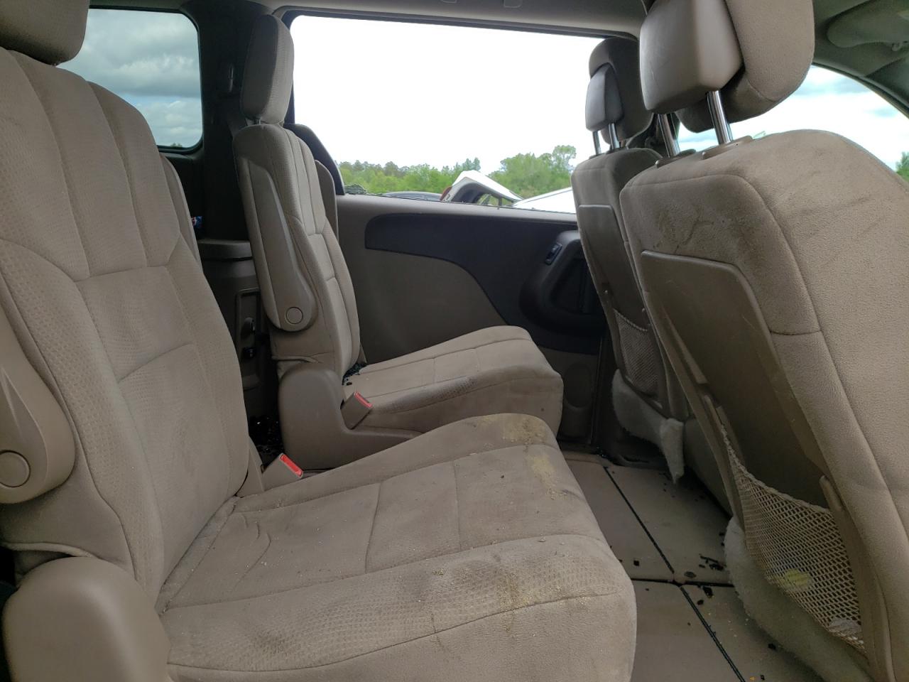 Photo 6 from auction – 2011 CHRYSLER TOWN & COU with VIN 2A4RR5DG3BR697829
