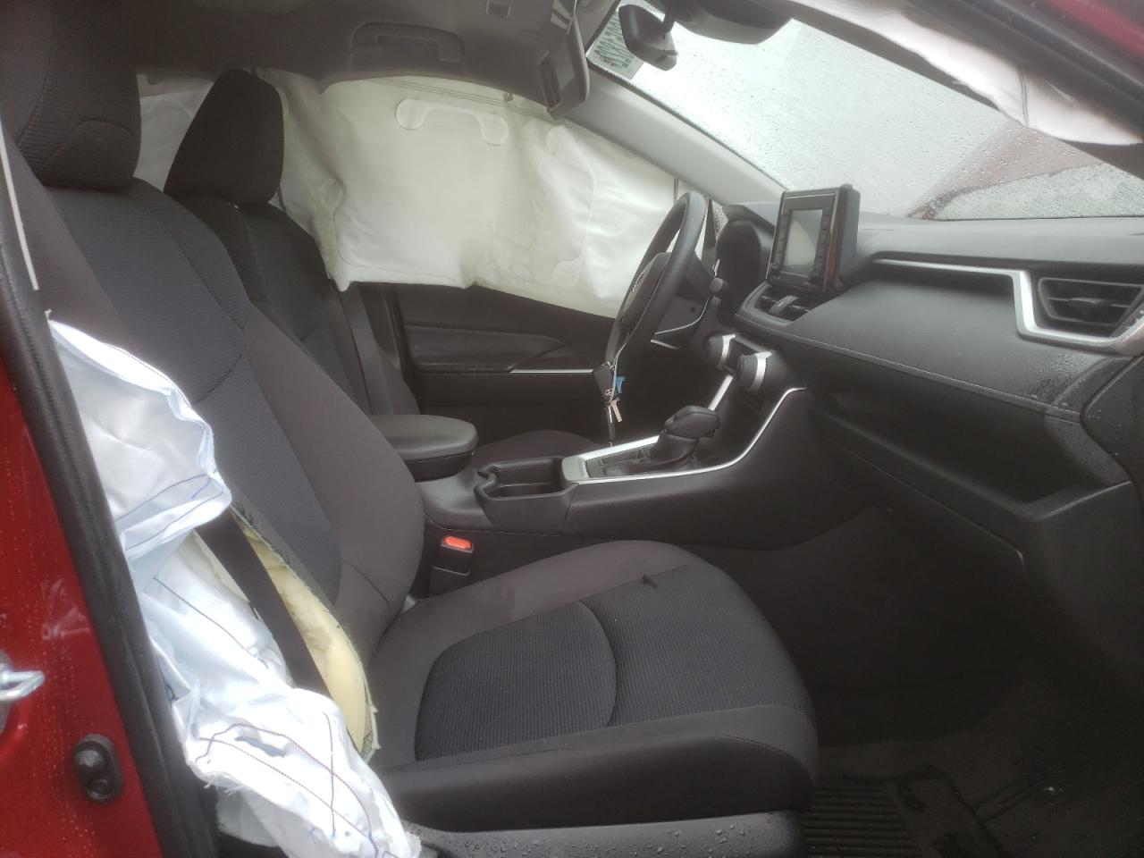 Photo 5 from auction – 2021 TOYOTA RAV4 LE with VIN JTMH1RFV5MD065979