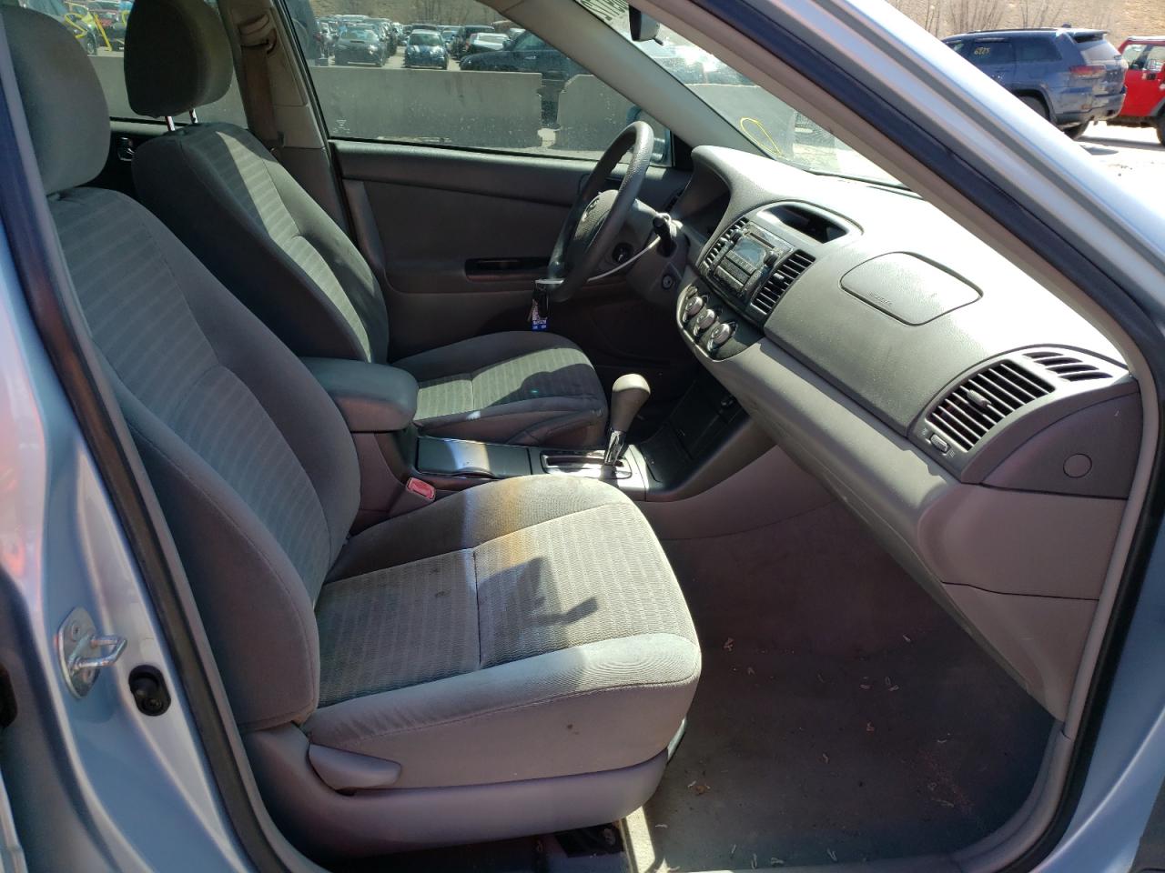 Photo 5 from auction – 2005 TOYOTA CAMRY LE with VIN 4T1BE32K45U528257