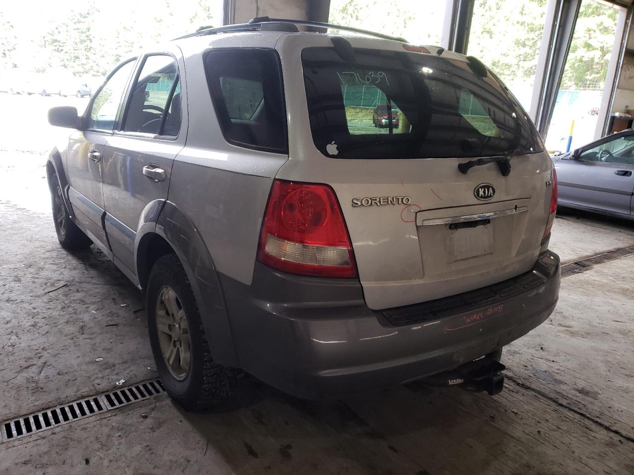 Photo 3 from auction – 2006 KIA SORENTO EX with VIN KNDJC733565525268