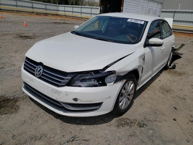 Photo 2 from auction – 2015 VOLKSWAGEN PASSAT S with VIN 1VWAT7A30FC004129