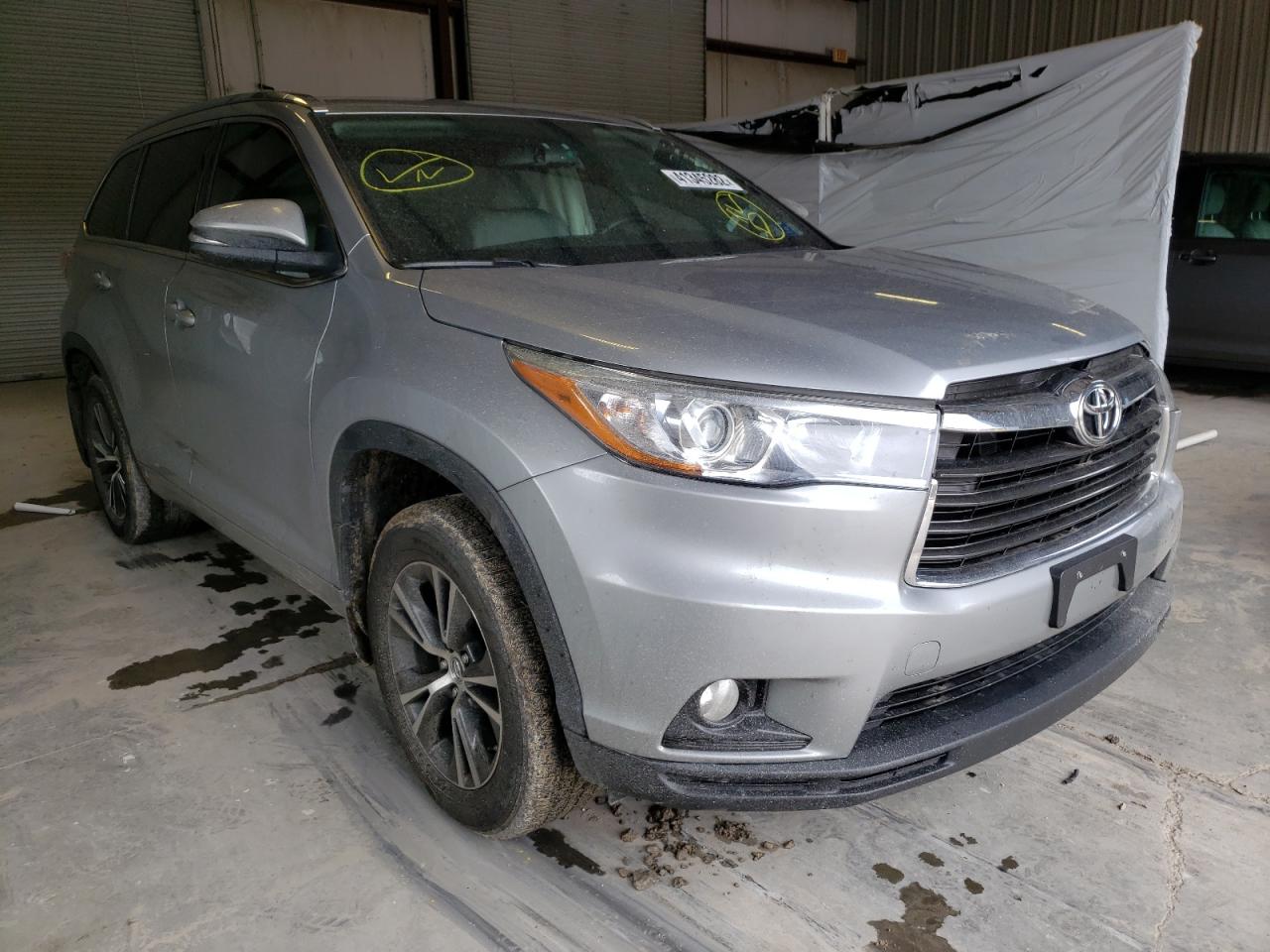 TOYOTA HIGHLANDER 2016 with VIN 5TDJKRFH7GS230917 - Photo from auction