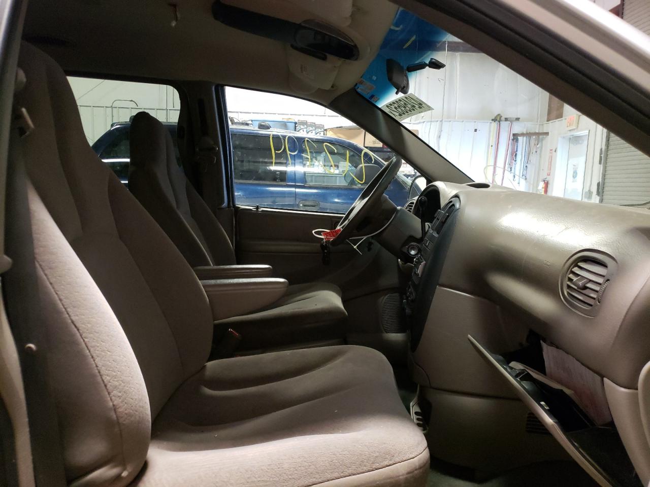 Photo 5 from auction – 2002 DODGE GRAND CARA with VIN 1B4GP343X2B645727