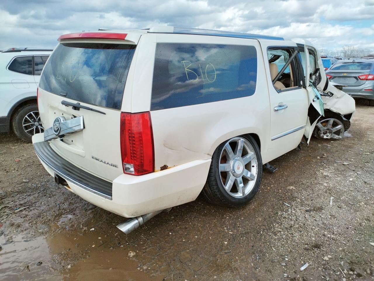 Photo 4 from auction – 2011 CADILLAC ESCALADE E with VIN 1GYS4JEF5BR247152