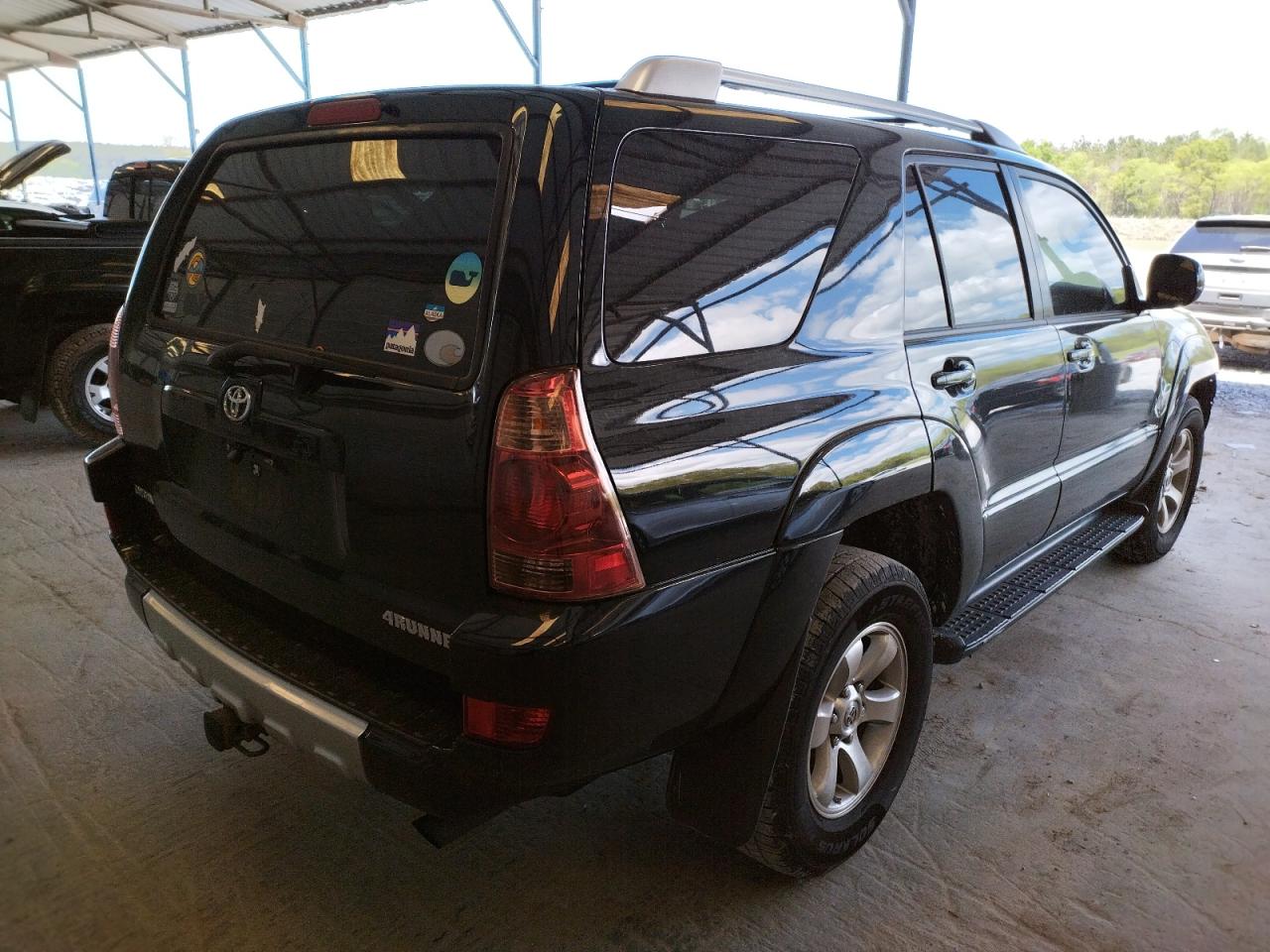 Photo 4 from auction – 2005 TOYOTA 4RUNNER SR with VIN JTEZU14R650055808