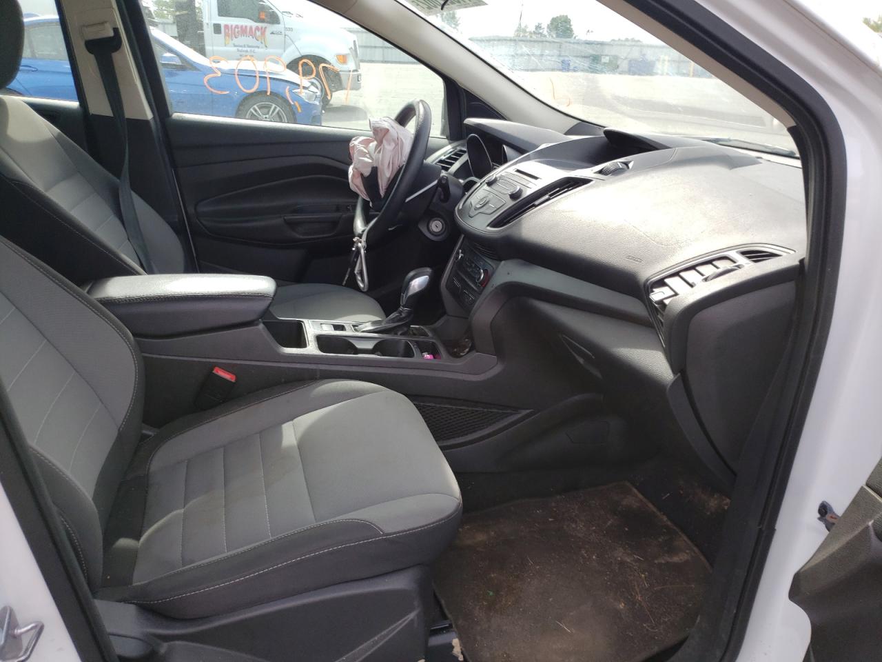 صورة رقم 5 من المزاد - 2018 FORD ESCAPE S مع VIN 1FMCU0F72JUB97801