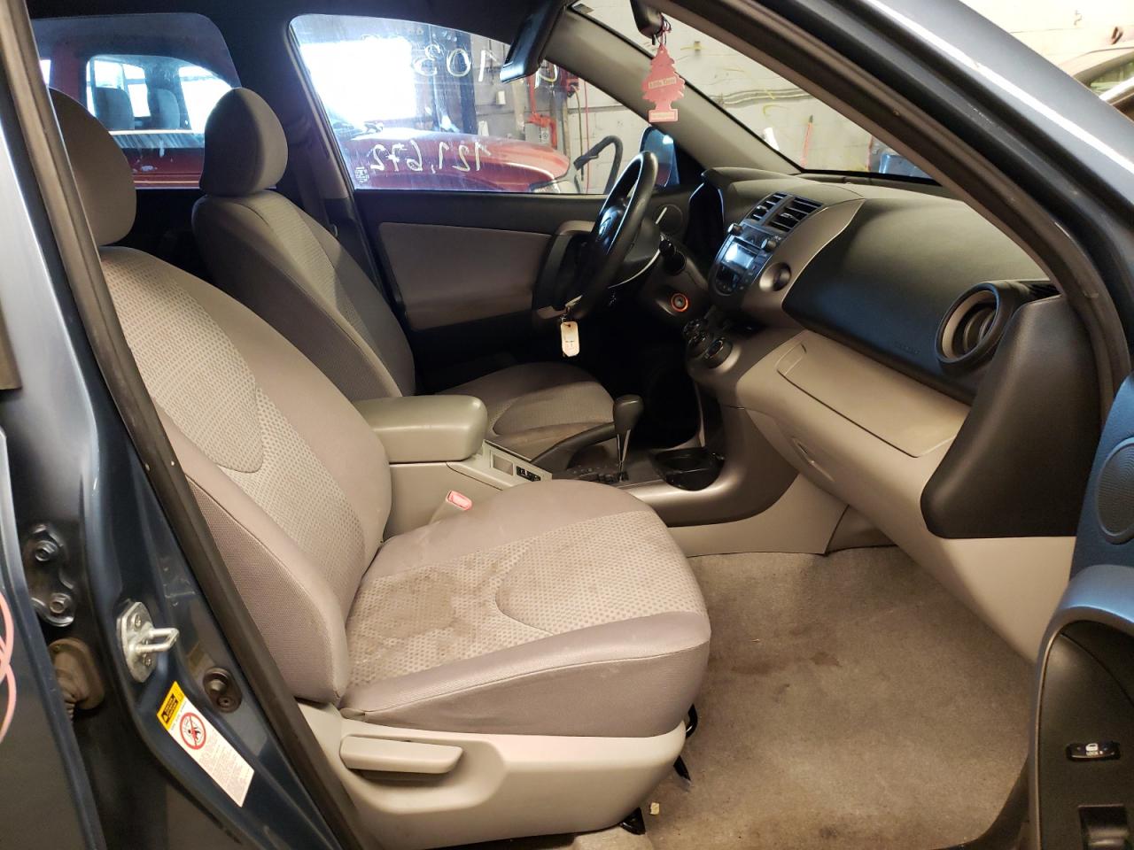 Photo 5 from auction – 2007 TOYOTA RAV4 with VIN JTMZD33V076025315