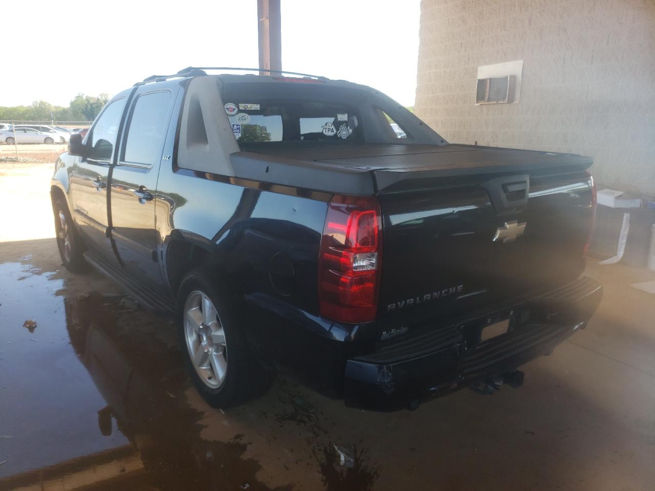 Photo 3 from auction – 2007 CHEVROLET AVALANCHE with VIN 3GNEC12017G134092