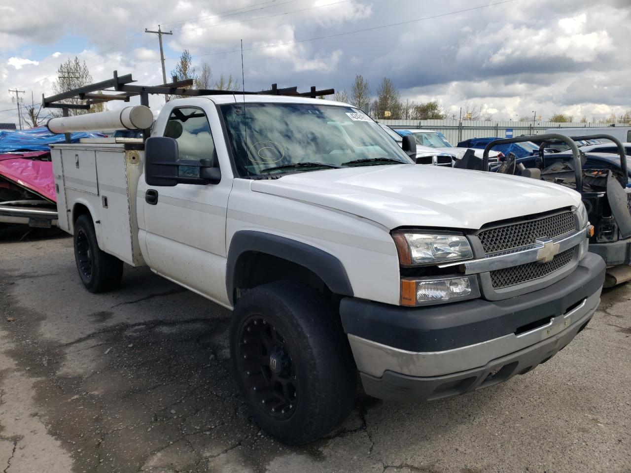 CHEVROLET SILVERADO 2004 with VIN 1GBHC24294E272819 - Photo from auction