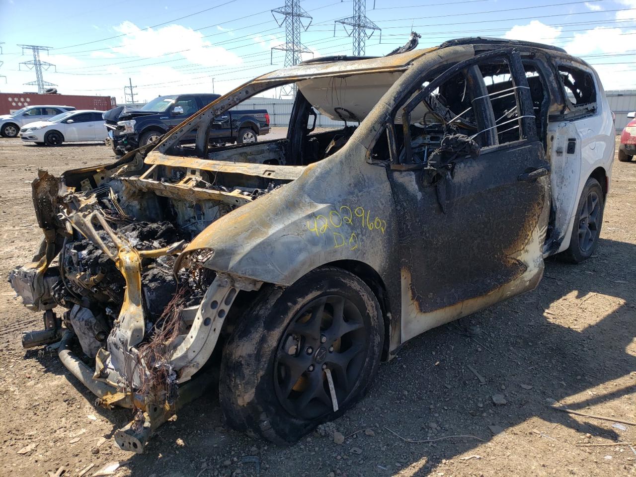 Photo 2 from auction – 2018 CHRYSLER PACIFICA T with VIN 2C4RC1EG8JR194035