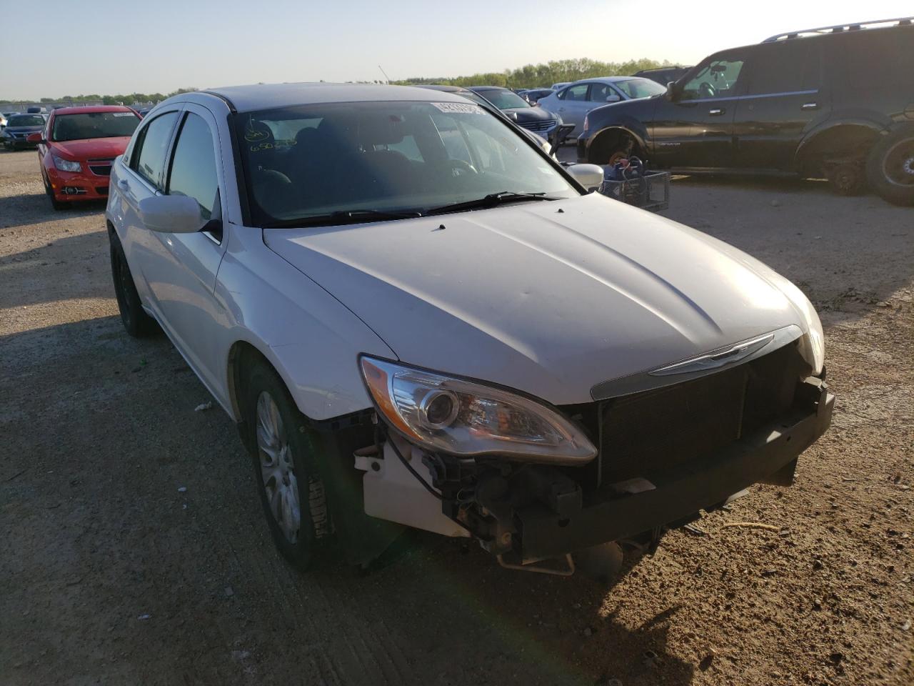 CHRYSLER 200 LX 2013 with VIN 1C3CCBAB3DN650275 - Photo from auction