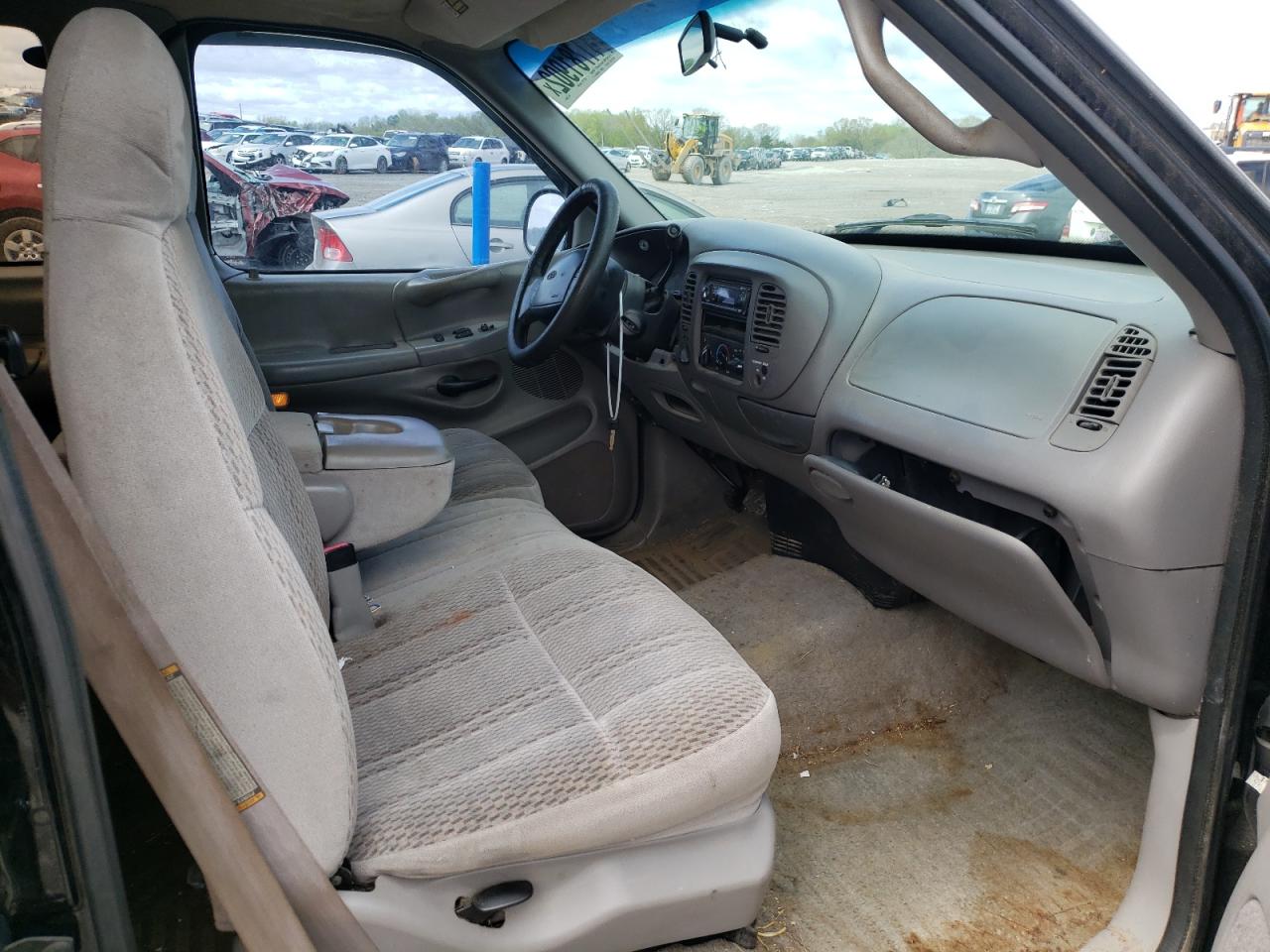 Photo 5 from auction – 1997 FORD F150 with VIN 1FTDX08W7VKD39954