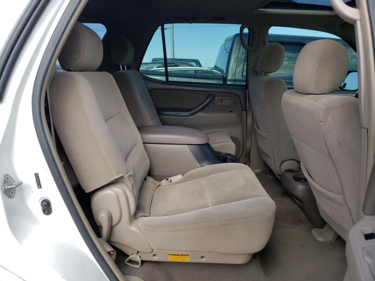Photo 6 from auction – 2006 TOYOTA SEQUOIA SR with VIN 5TDZT34A16S274932