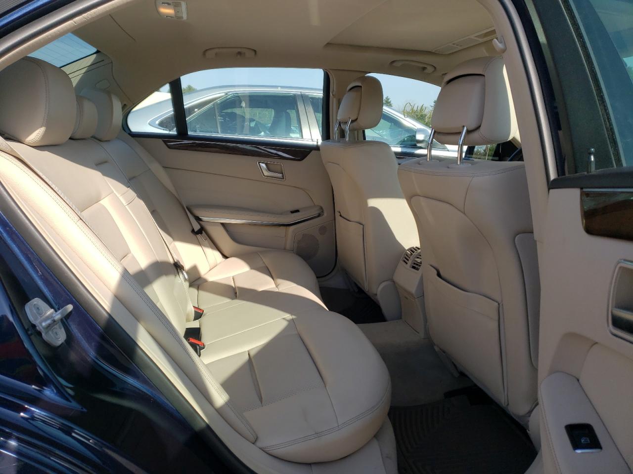Photo 6 from auction – 2014 MERCEDES-BENZ E 350 4MAT with VIN WDDHF8JB2EA907209