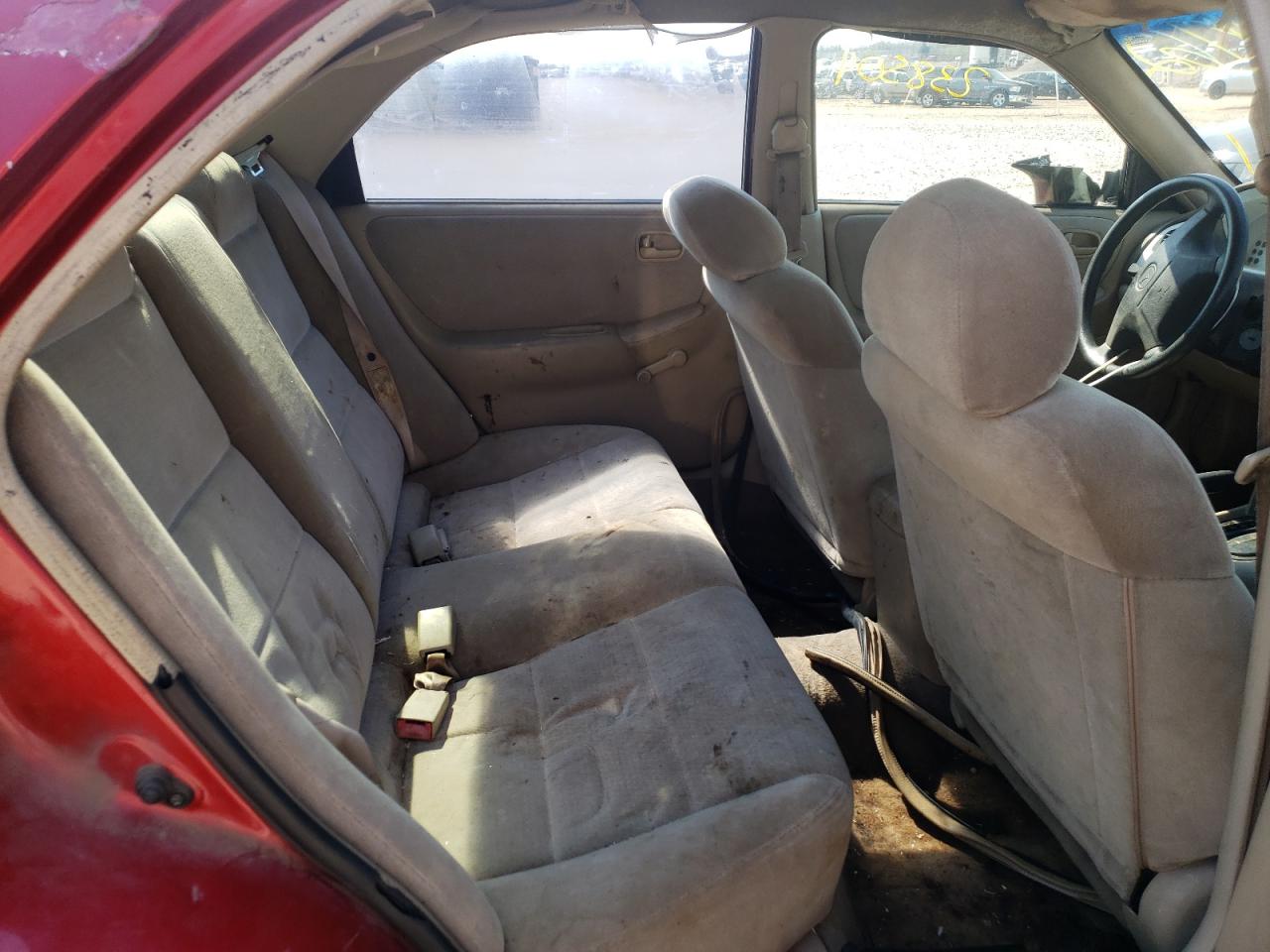 Photo 6 from auction – 1998 MAZDA 626 DX with VIN 1YVGF22C0W5704978