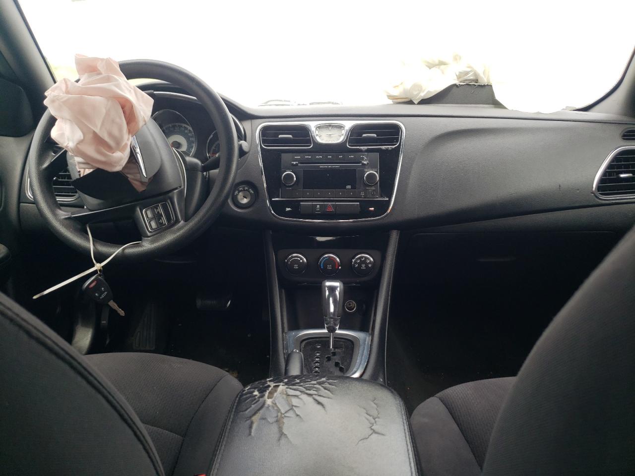 Photo 9 from auction – 2014 CHRYSLER 200 LX with VIN 1C3CCBAB9EN124105