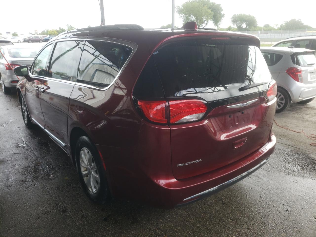 Photo 3 from auction – 2019 CHRYSLER PACIFICA T with VIN 2C4RC1BG9KR625777