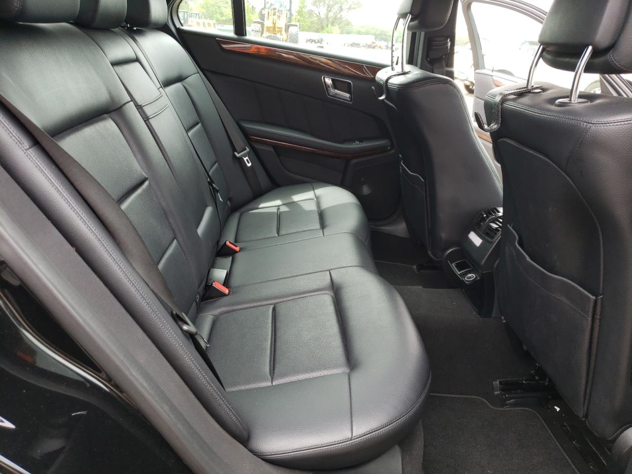 Photo 6 from auction – 2010 MERCEDES-BENZ E 350 with VIN WDDHF5GB7AA258054