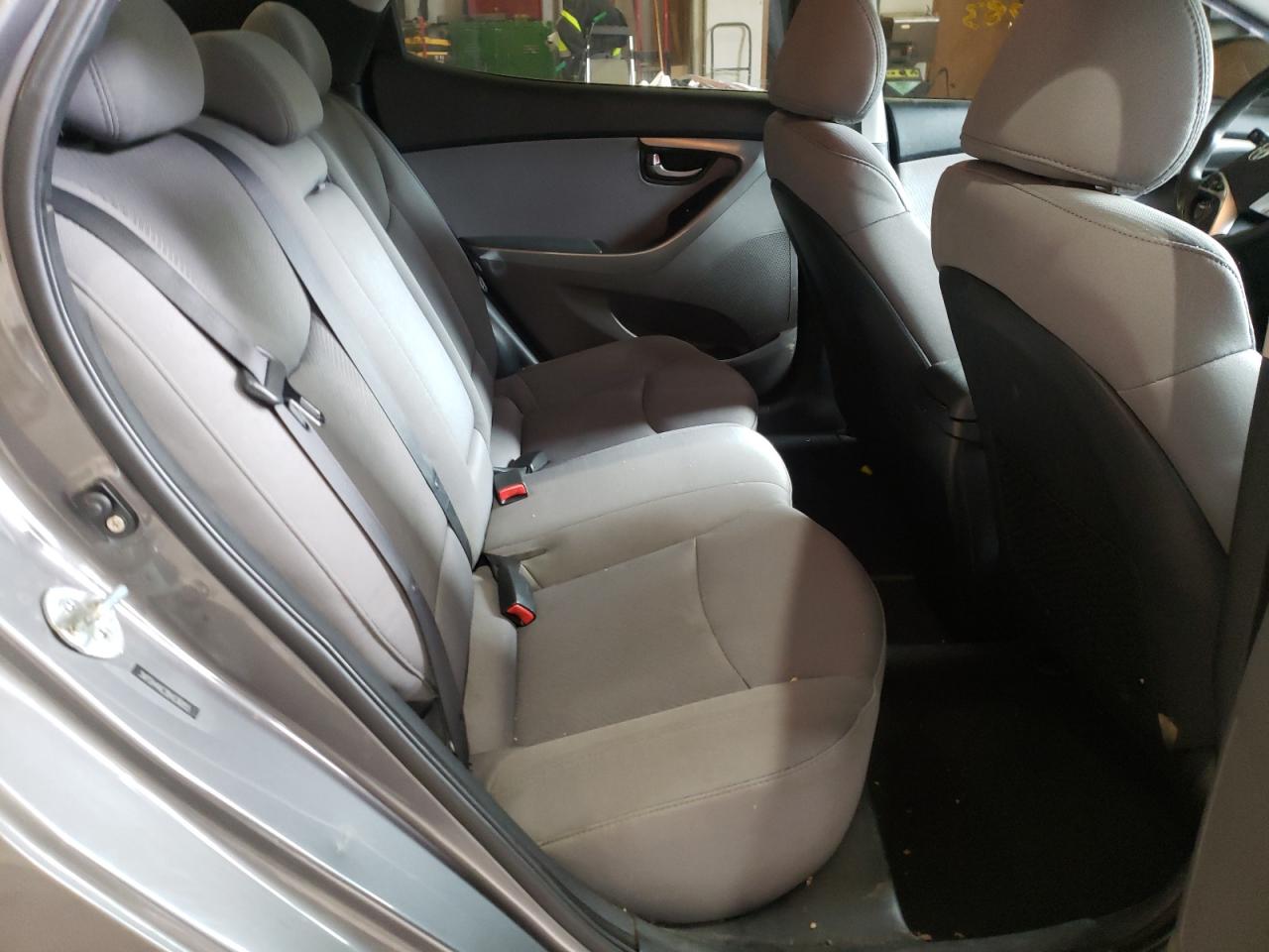 Photo 6 from auction – 2011 HYUNDAI ELANTRA GL with VIN 5NPDH4AE2BH036855