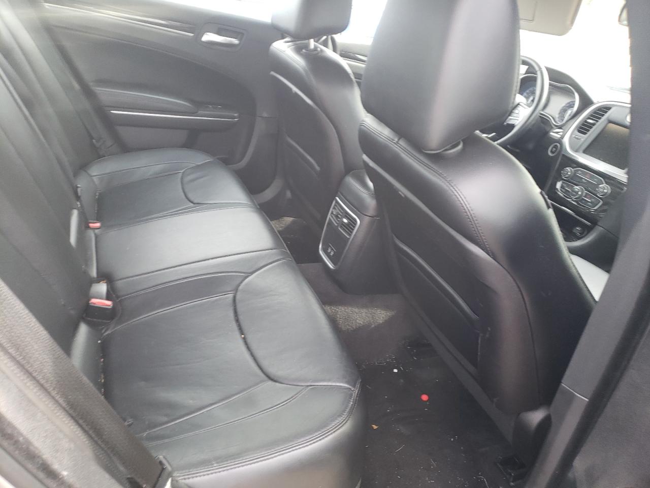 Photo 6 from auction – 2015 CHRYSLER 300 LIMITE with VIN 2C3CCAAG9FH760362