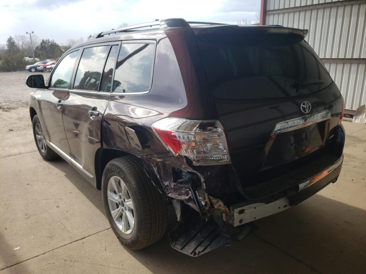 Photo 3 from auction – 2013 TOYOTA HIGHLANDER with VIN 5TDBK3EH5DS267592