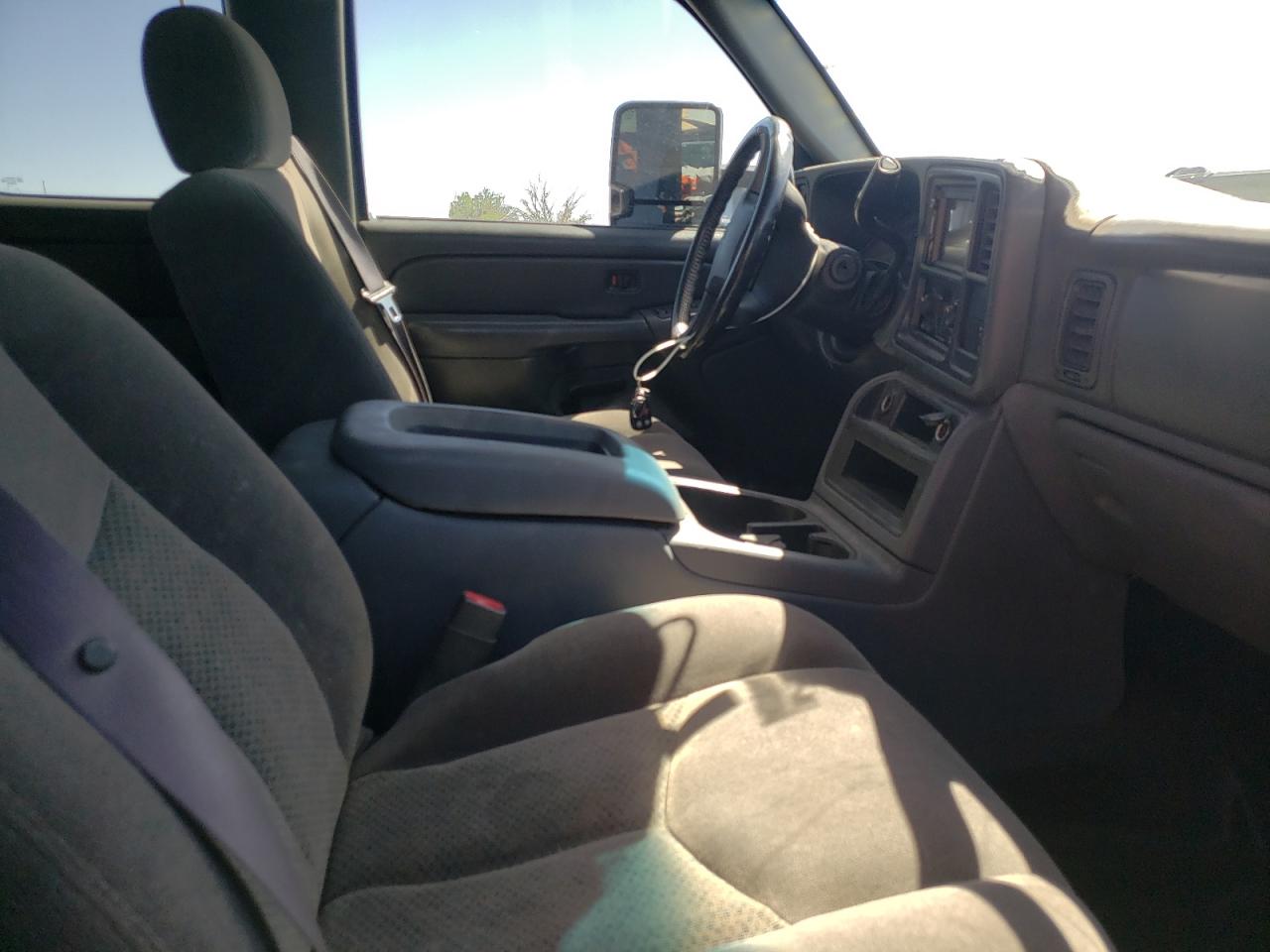 Photo 5 from auction – 2006 CHEVROLET SILVERADO with VIN 1GCHK29D86E232954