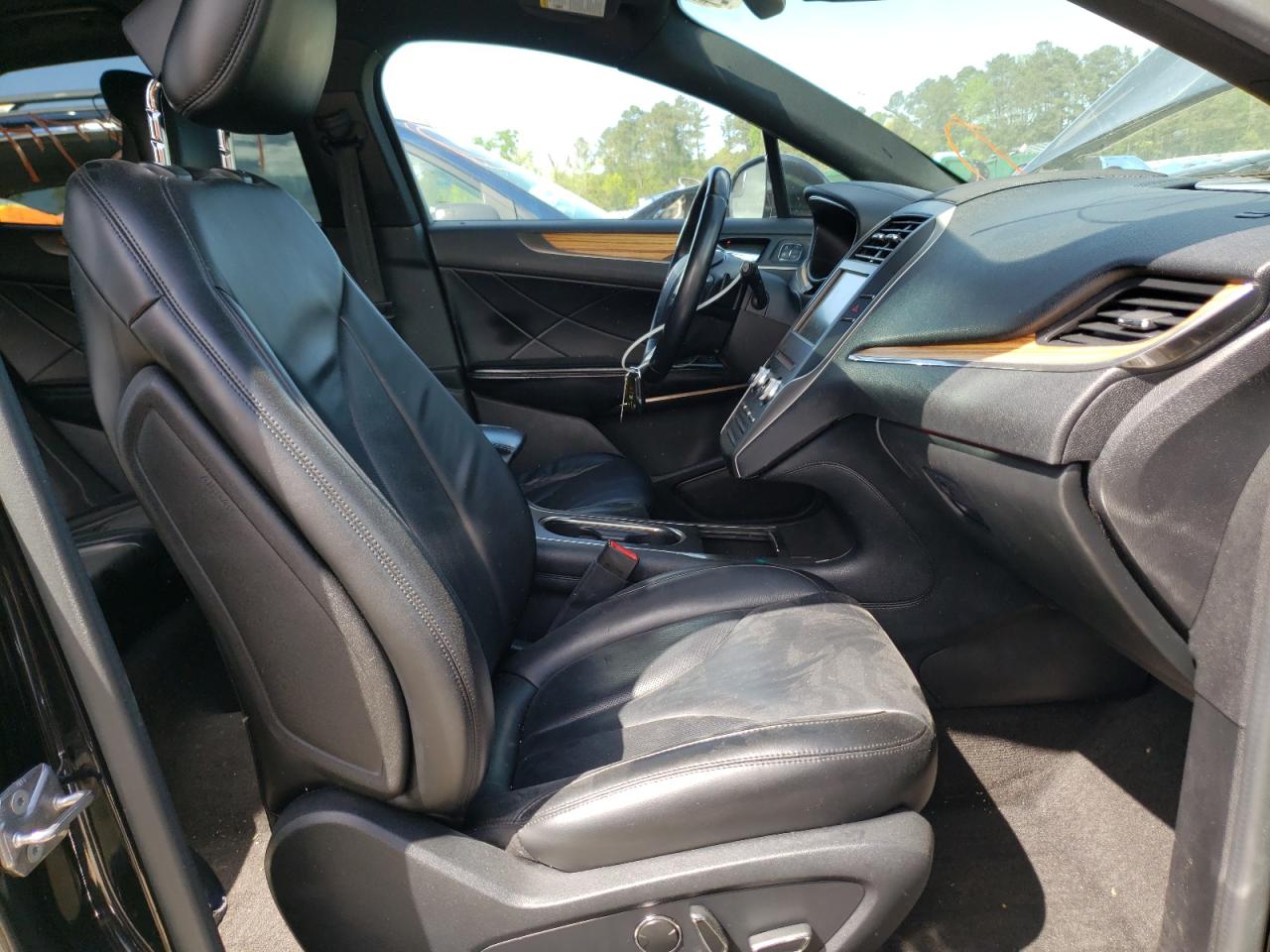Photo 5 from auction – 2015 LINCOLN MKC with VIN 5LMCJ2A97FUJ47350